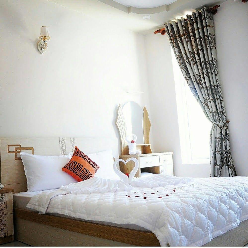 Jiny Tran Hotel Duong Dong  Buitenkant foto
