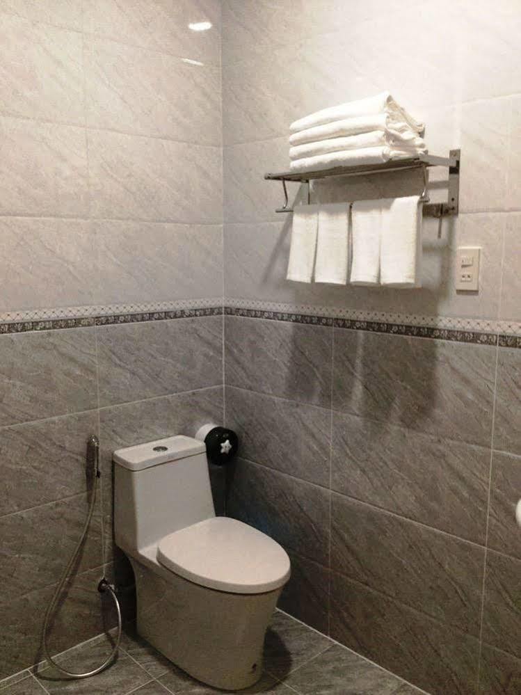 Jiny Tran Hotel Duong Dong  Buitenkant foto